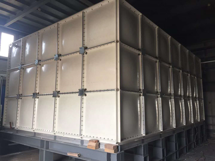 玻璃鋼水箱a.jpg 玻璃鋼水箱(xiāng)a.jpg