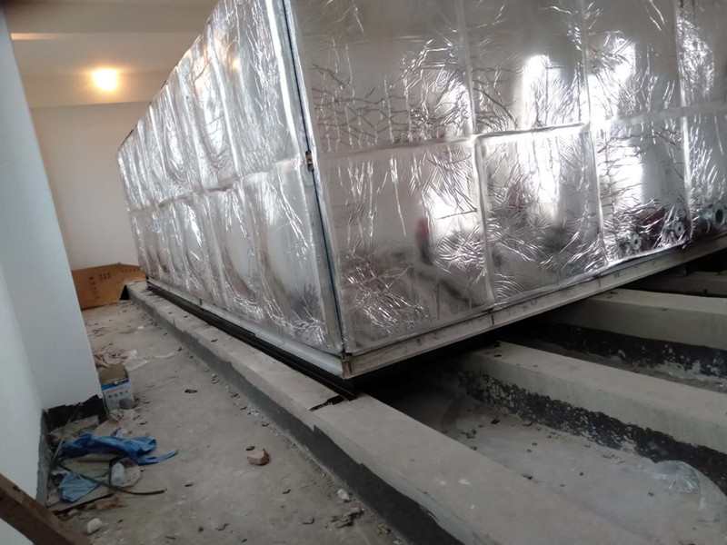 熱鍍鋅保（bǎo）溫水箱