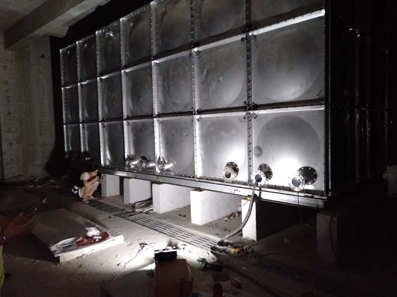 保（bǎo）定市裝配式不鏽（xiù）鋼水箱