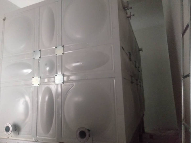 蘭州玻（bō）璃鋼聚氨酯保溫（wēn）水箱