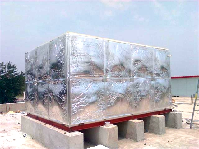 玻璃鋼橡塑保溫水（shuǐ）箱