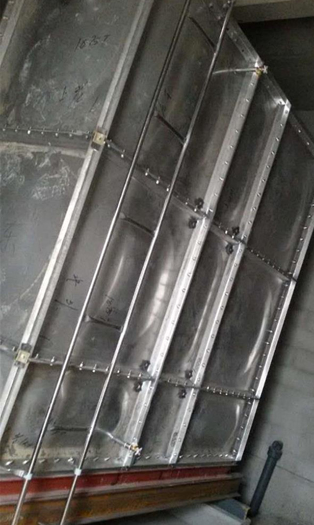 東營市河口（kǒu）區安裝304不鏽鋼水（shuǐ）箱案（àn）例（lì）