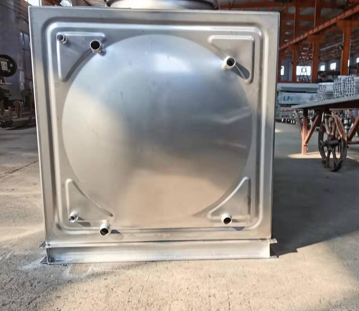 如何安（ān）裝不鏽鋼（gāng）水箱？