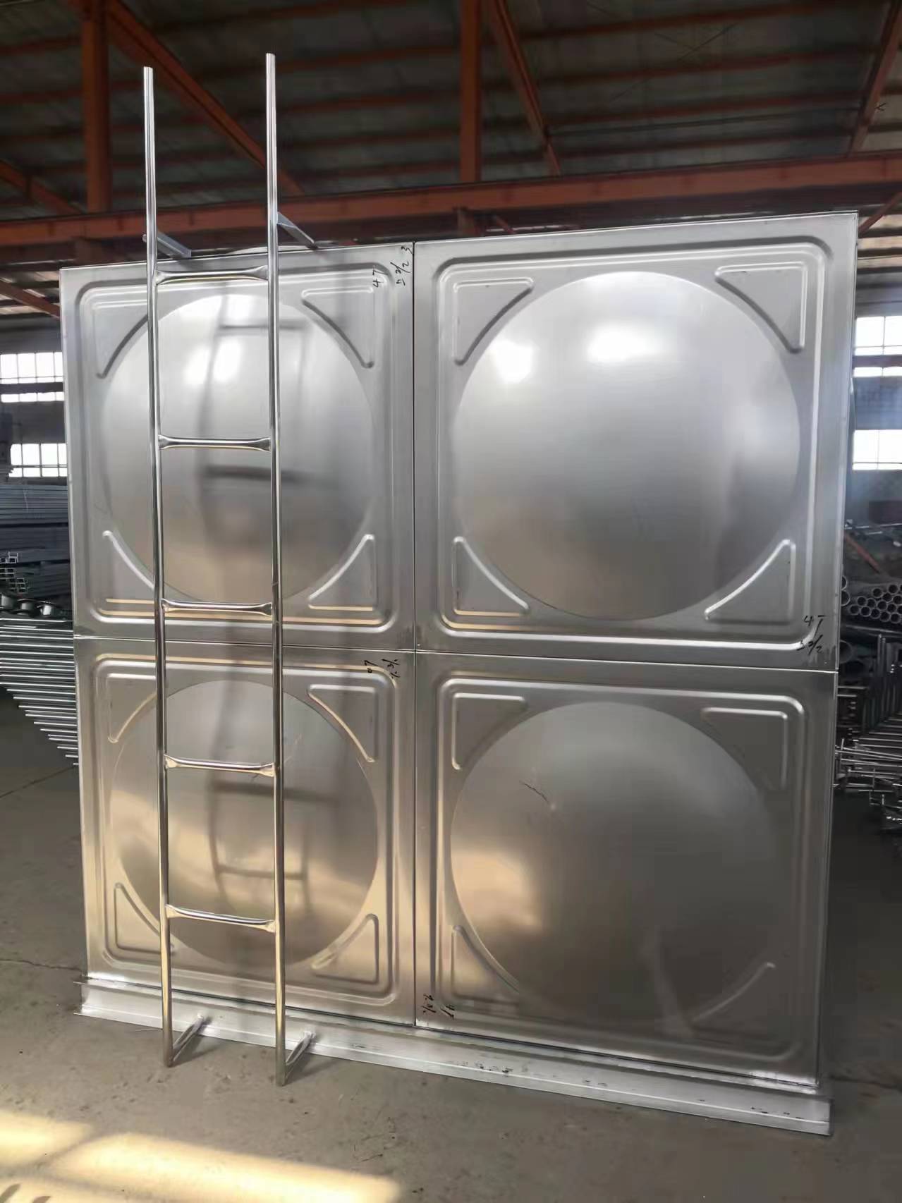 不鏽鋼水箱的清洗方法（fǎ）