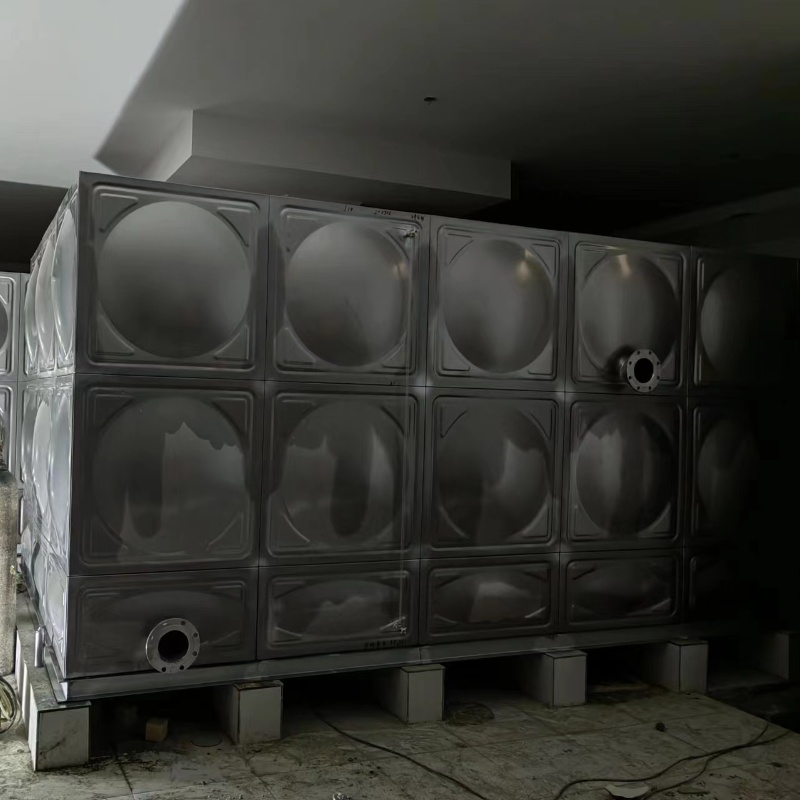 河北省廊坊市遠洋琨庭給水泵（bèng）房水箱安裝完成