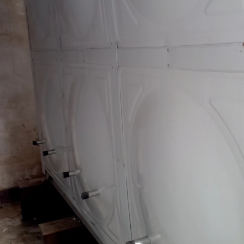 山東省德（dé）州市夏津縣金立家具城熱鍍鋅水箱安裝完成