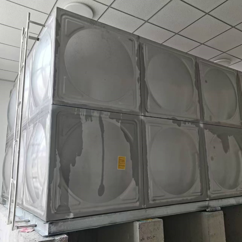 濟南（nán）不（bú）鏽鋼水（shuǐ）箱安裝完成