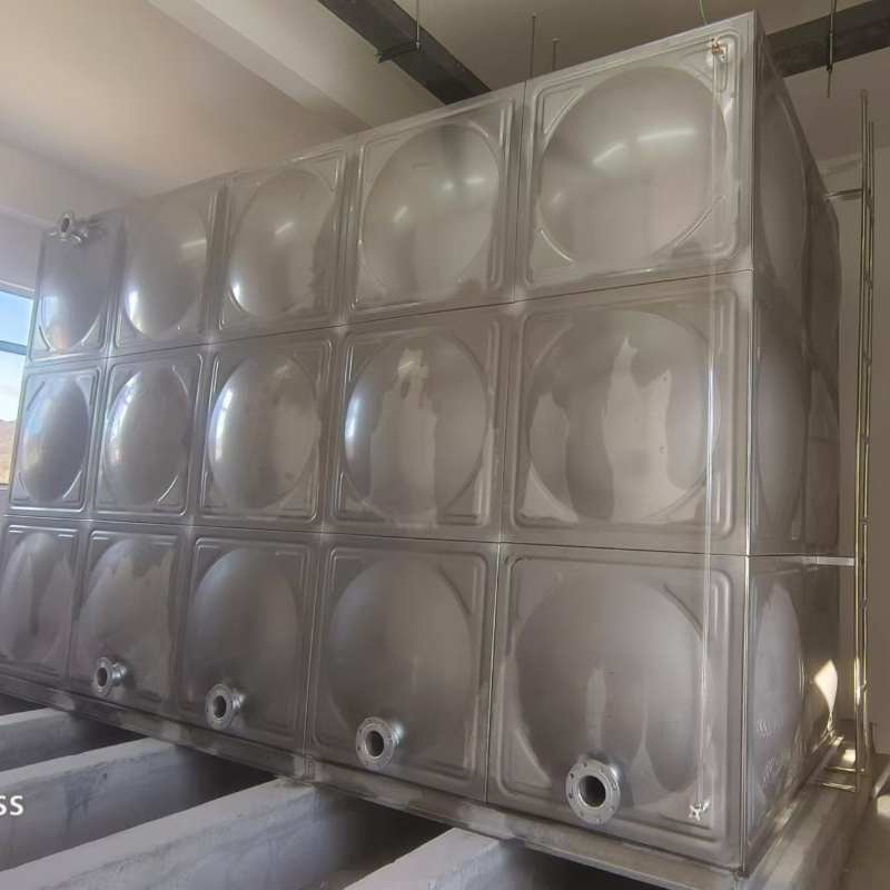 保定市不鏽鋼消防水箱安裝完成